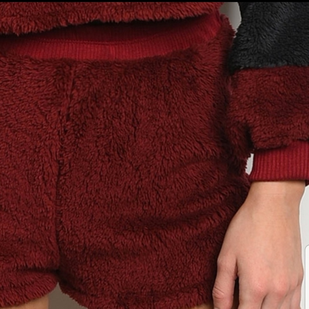 LAST SET LEFT!! Sherpa hoodie & shorts BOUTIQUE - Picture 4 of 8